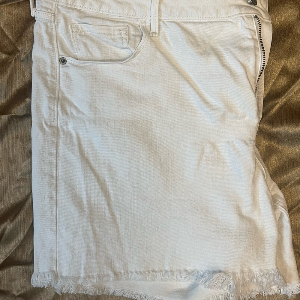 Old Navy White Frayed Hem Jean Shorts